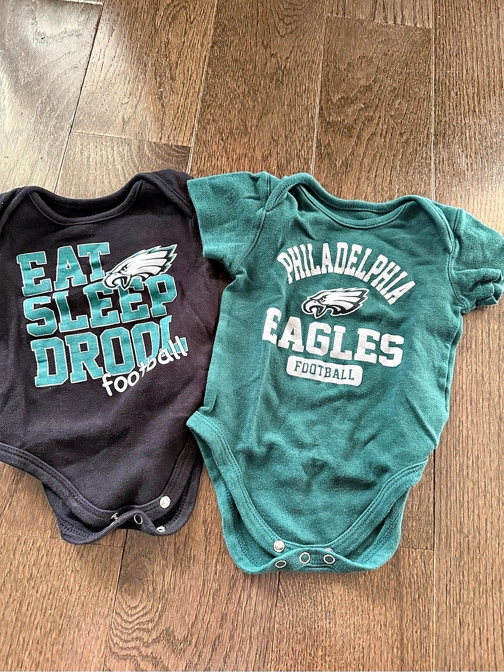 NFL Philadelphia Eagles Football bodysuit set Baby 6/9M